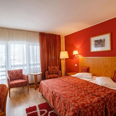 Domeniul Dracula Danes Hotel Luaran gambar