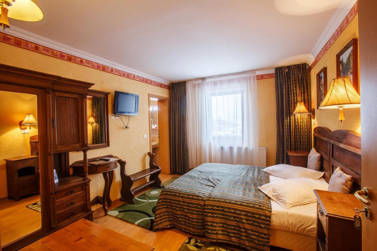Domeniul Dracula Danes Hotel Luaran gambar
