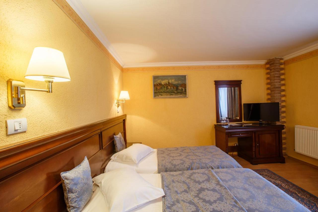 Domeniul Dracula Danes Hotel Luaran gambar