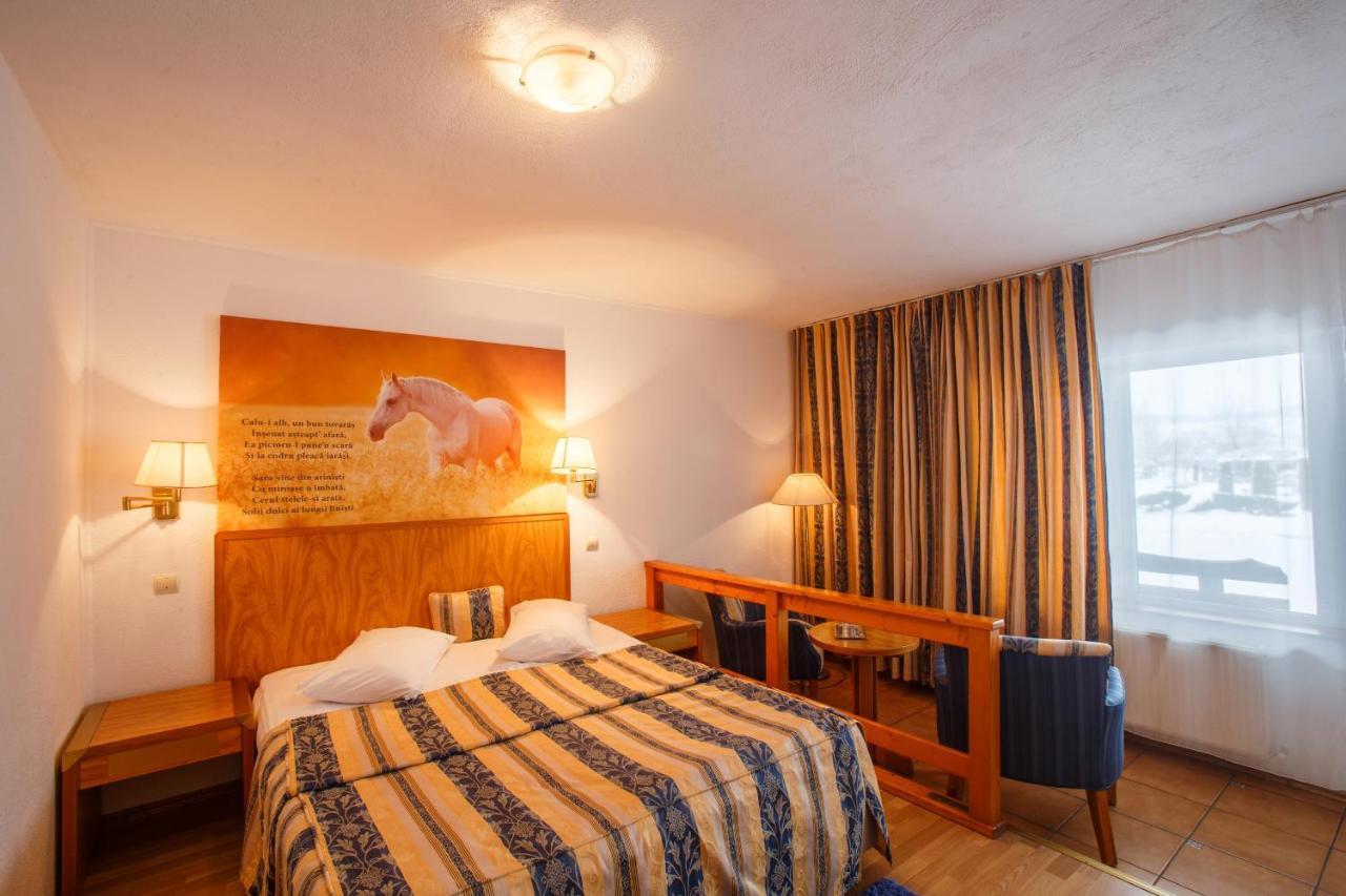 Domeniul Dracula Danes Hotel Luaran gambar