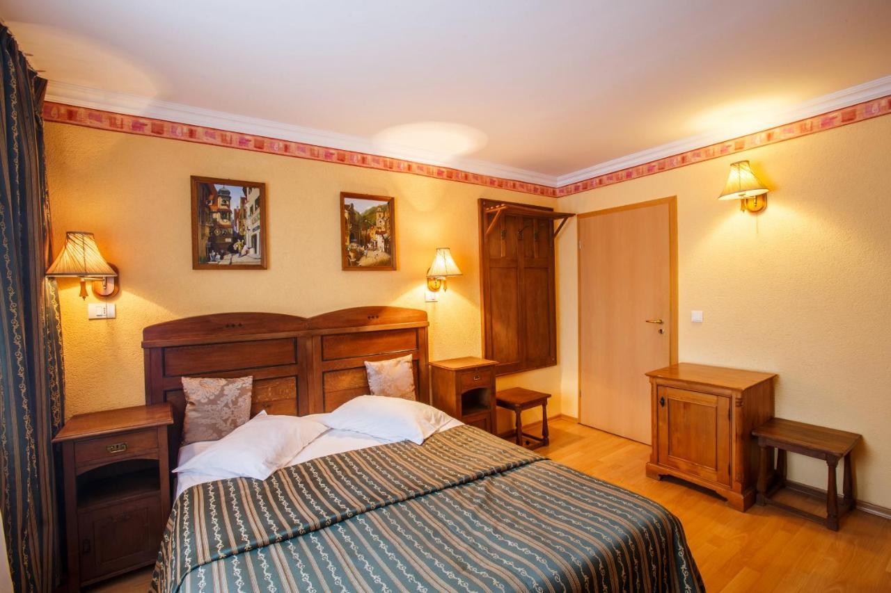 Domeniul Dracula Danes Hotel Luaran gambar
