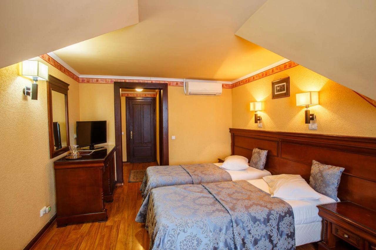 Domeniul Dracula Danes Hotel Luaran gambar