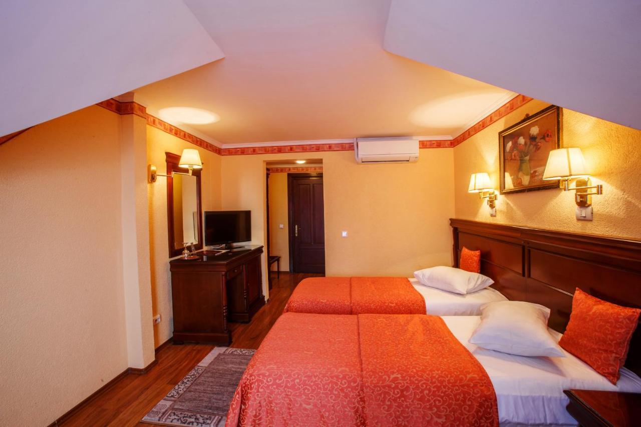 Domeniul Dracula Danes Hotel Luaran gambar