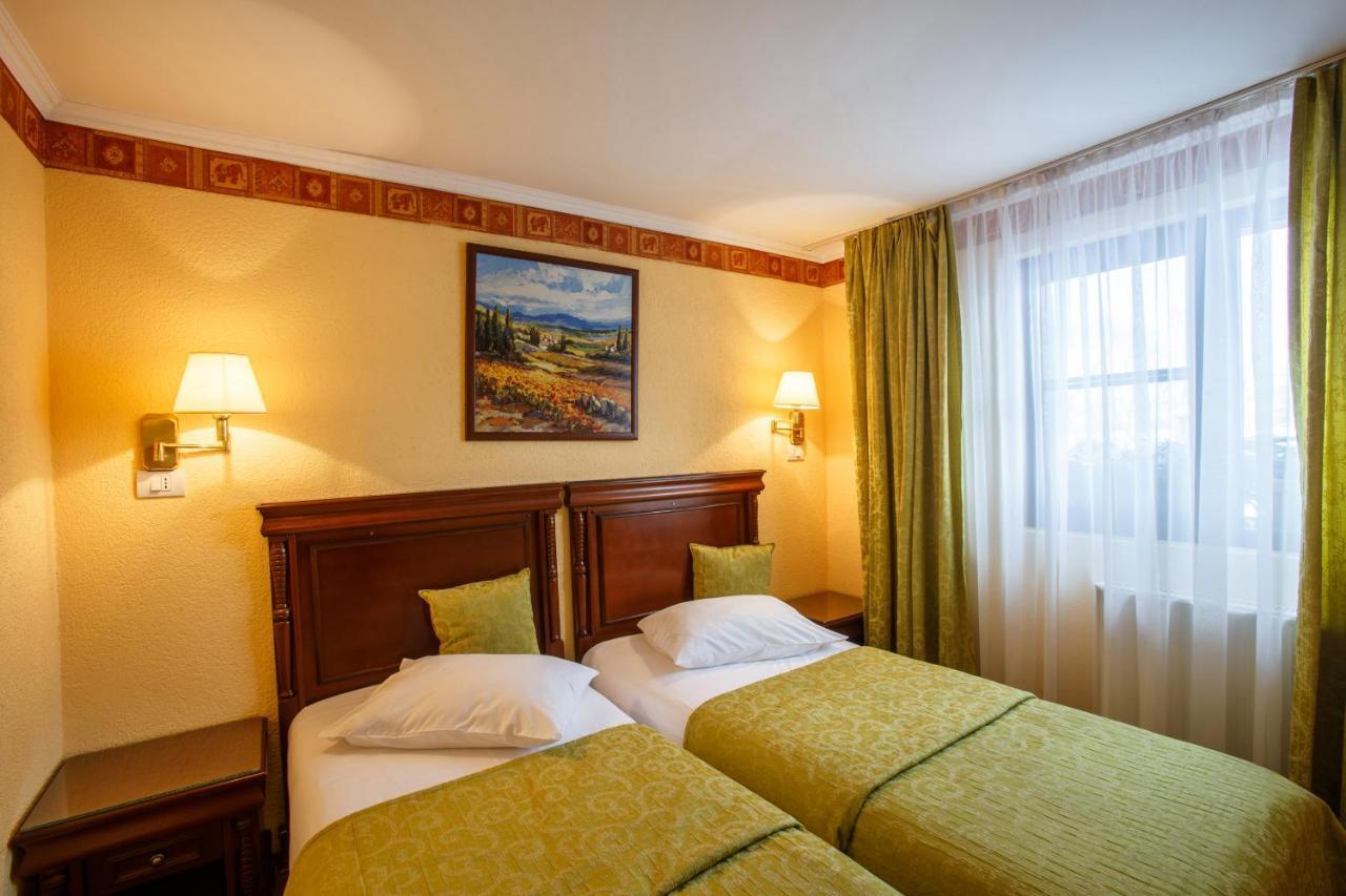 Domeniul Dracula Danes Hotel Luaran gambar