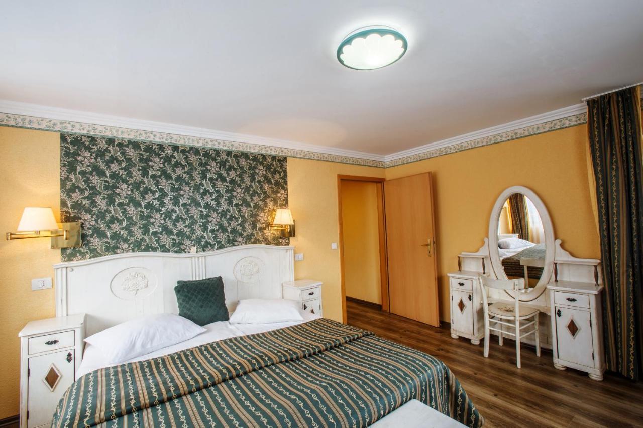 Domeniul Dracula Danes Hotel Luaran gambar